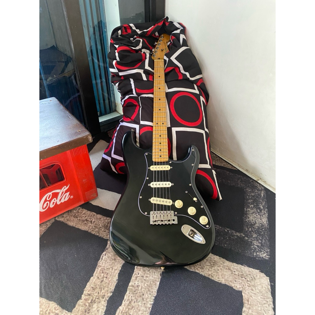 Gitar Fender Stratocaster Standard Made In Mexico 2008