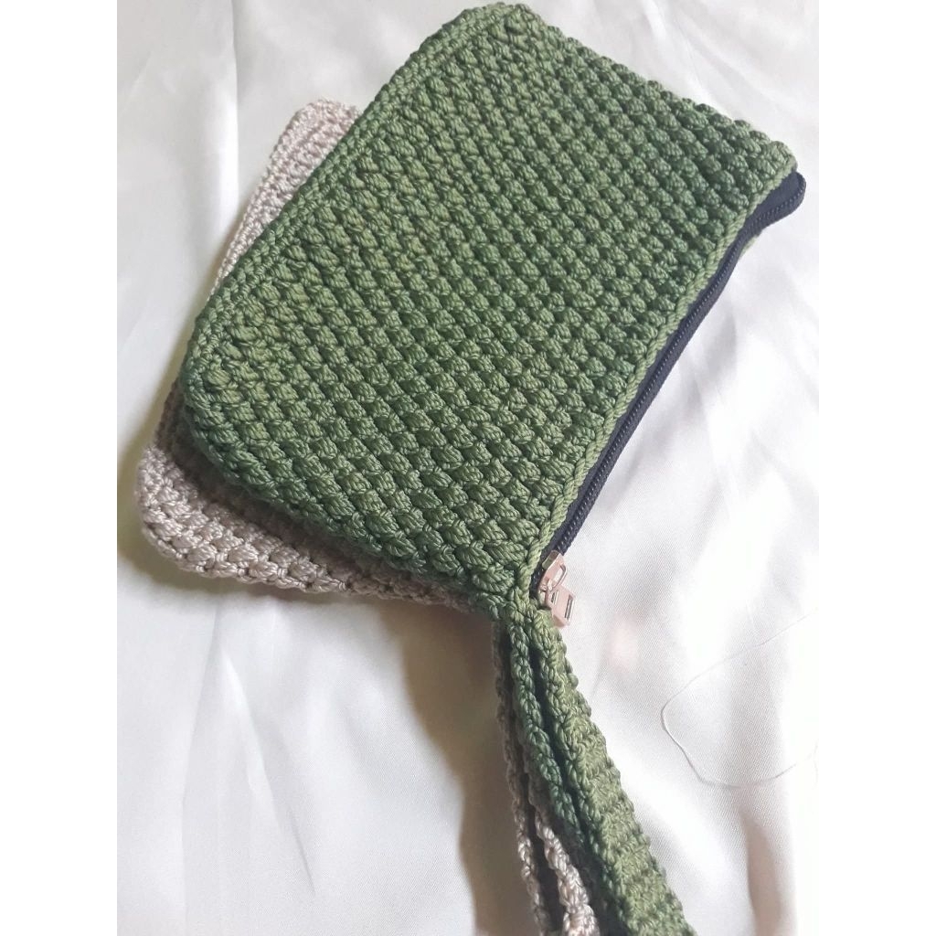 dompet hp rajut handmade