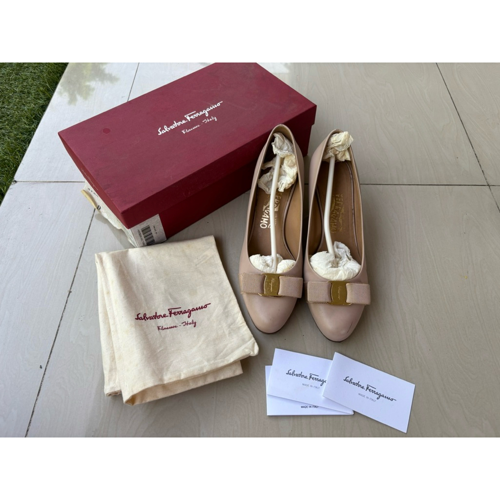 preloved Salvatore Ferragamo Carla Heels Authentic Sepatu Hak Tinggi