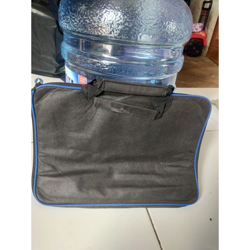 tas tas laptop preloved  dan kordeng  ungu preloved