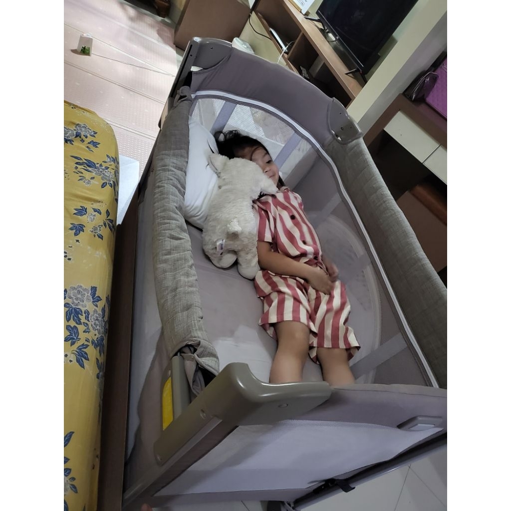 baby crib joie meet kubbie sleep preloved