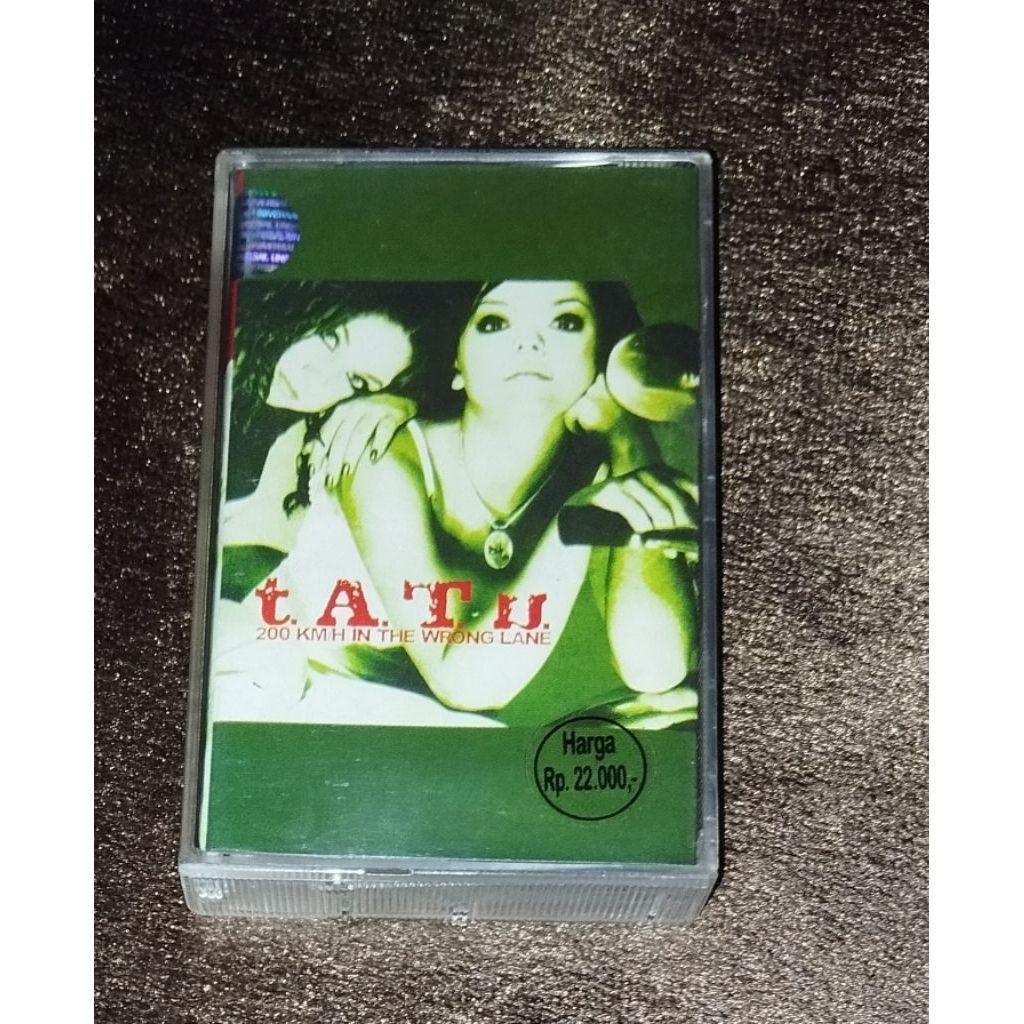 kaset pita TATU ( 200 kmh in wrong line )