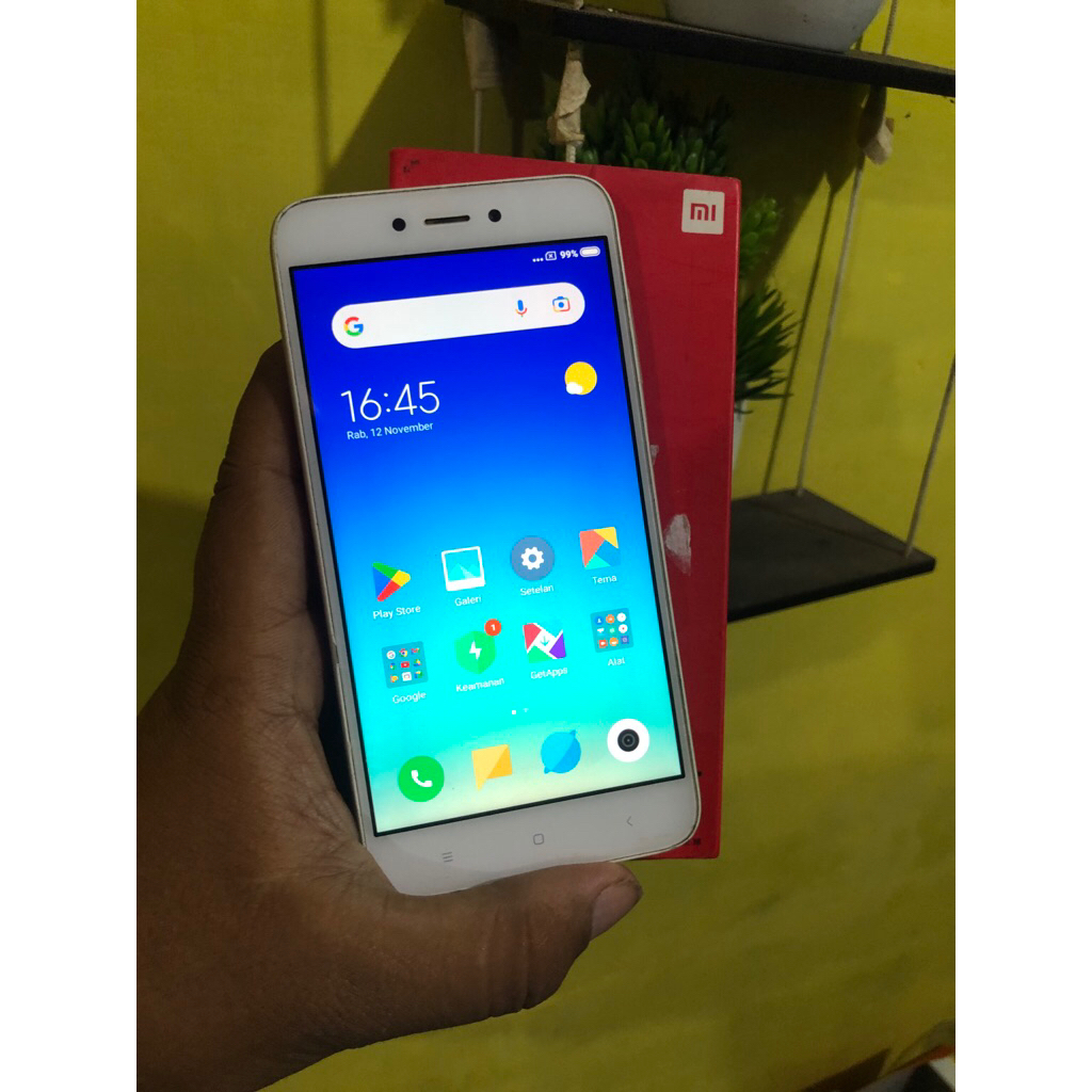 Xiaomi redmi 5a kondisi normal siap pake handphone second berkualitas FULLSET