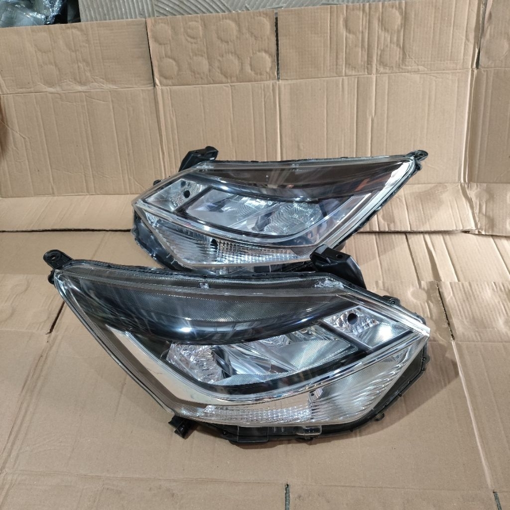 Headlamp lampu depan Calya Sigra 2021 2022 original