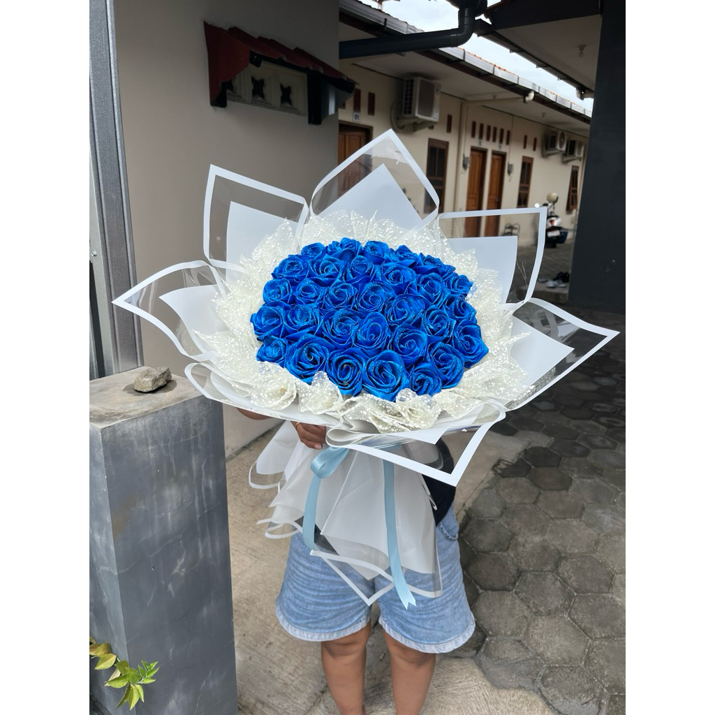 buket bunga satin biru/buket bunga satin biru /buket bunga satin wisuda