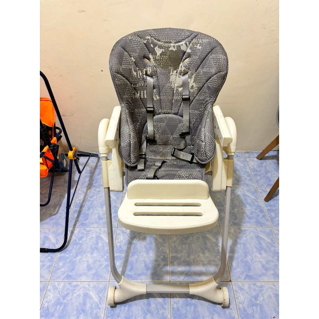 Preloved baby chair, high chair baby does, kursi makan bayi.