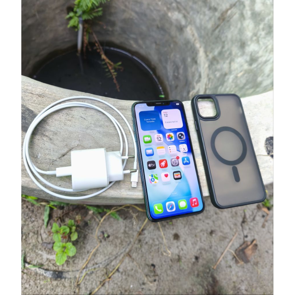 iphone 11 pro max 256 second bekas