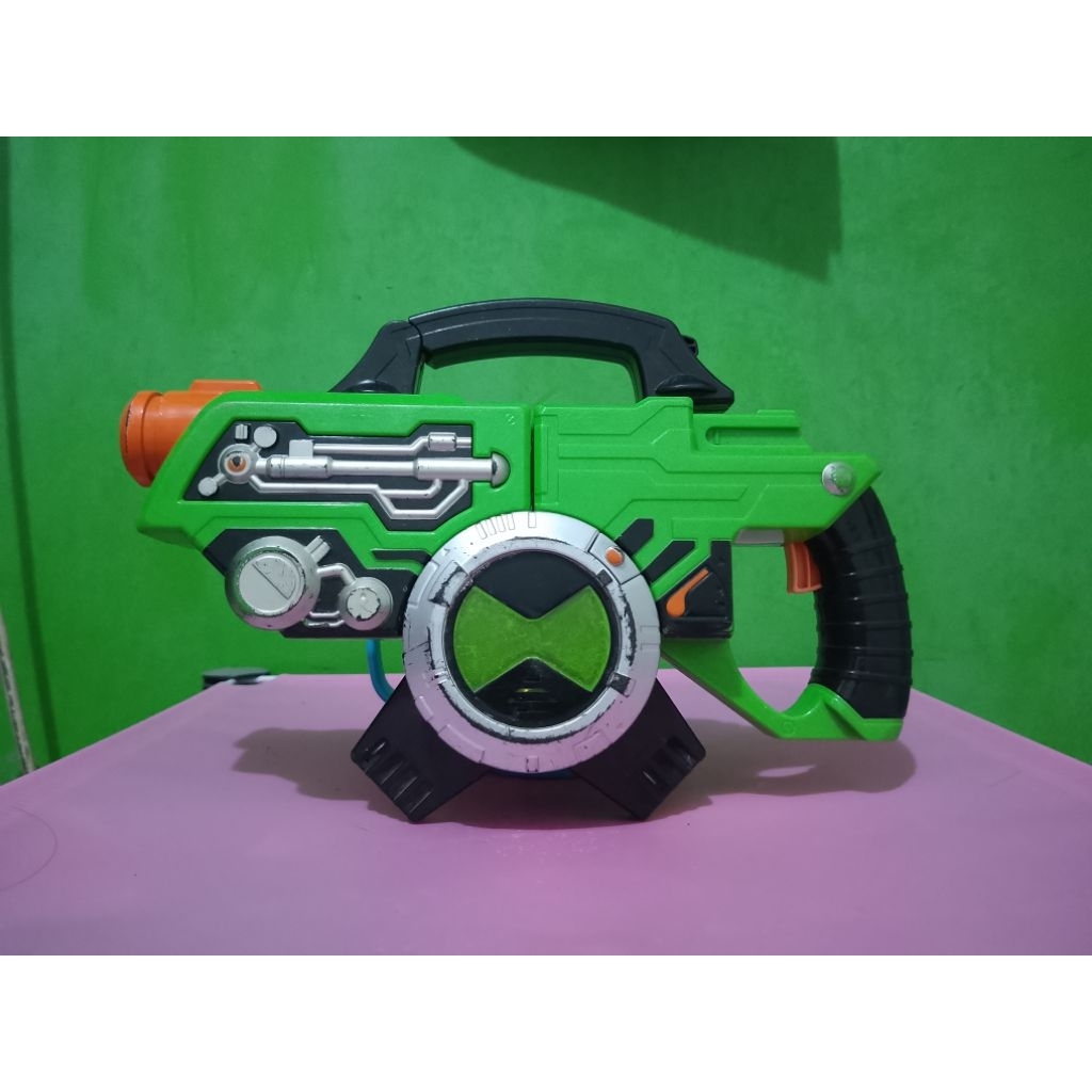 BEN 10 OMNITRIX ULTIMATE TECH BLASTER CN Bandai 11 Murah Retro Vintage Rare Koleksi Mainan Anak Anak