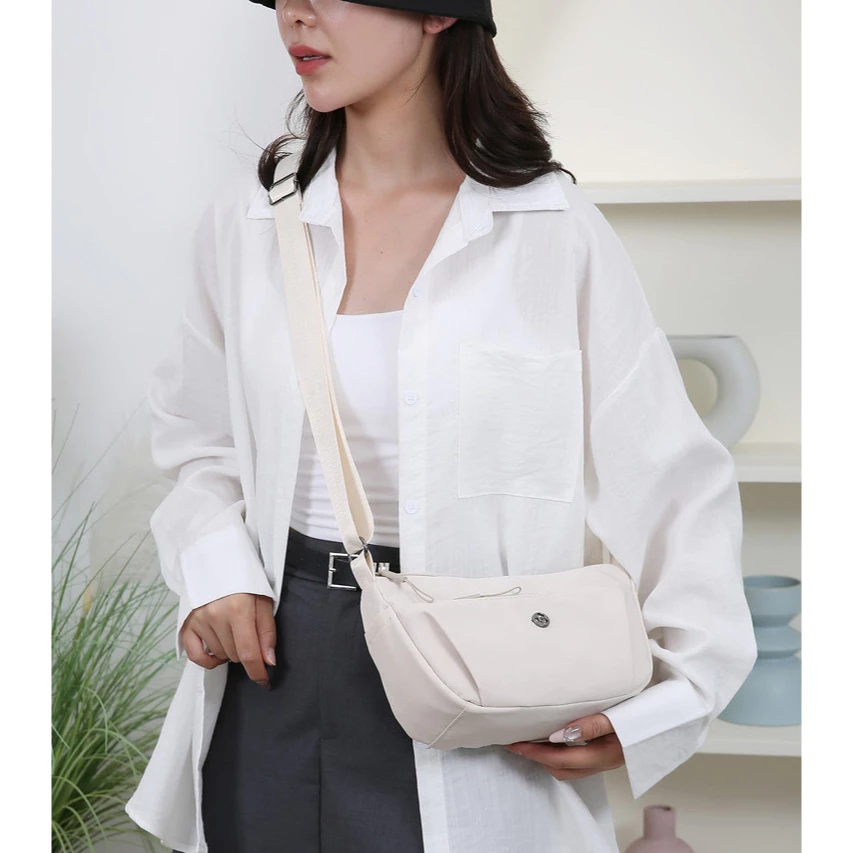 Tas Fashion Korea / Tas Korea Style / Tas Warna Putih / Tas Selempang Kecil / Tas Unik / Tas Slingba