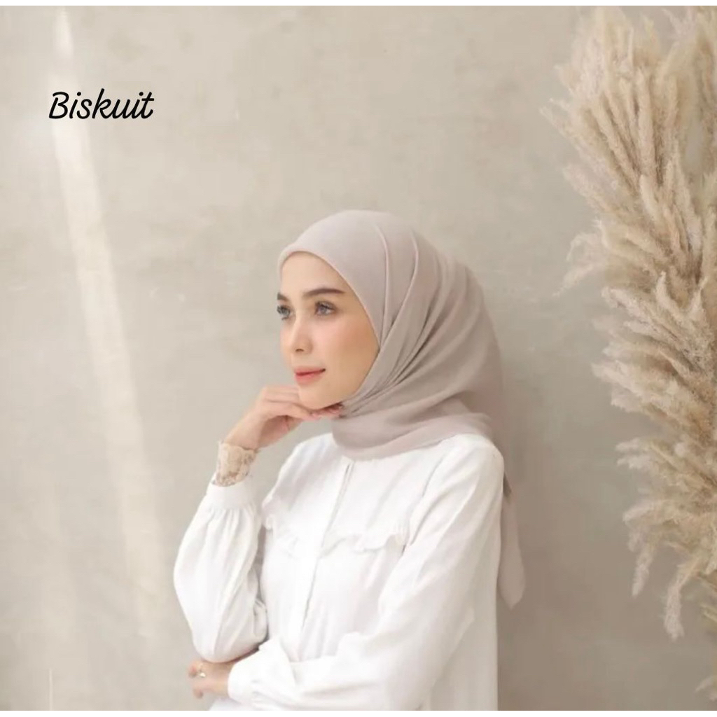 PARIS JADUL VARISHA SEGI EMPAT/Hijab Segi Empat Paris Jadul Polos VARISHA