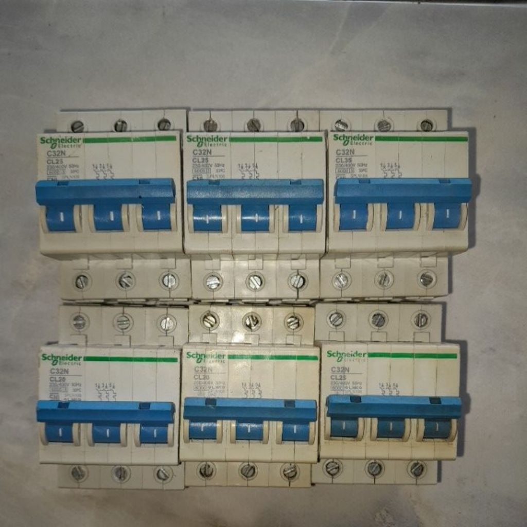 mcb pln schneider 3 pas bekas dari 10a_50a