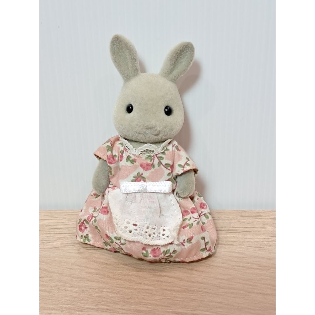 Sylvanian Families - Grey Rabbit Mom Dress Bunga