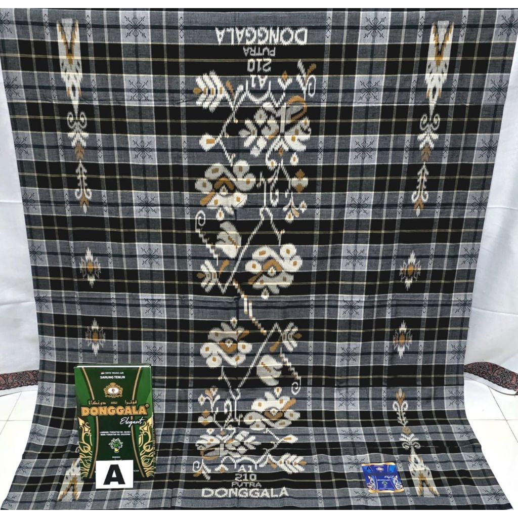 SARUNG PUTRA DONGGALA MOTIF KOTAK-KOTAK