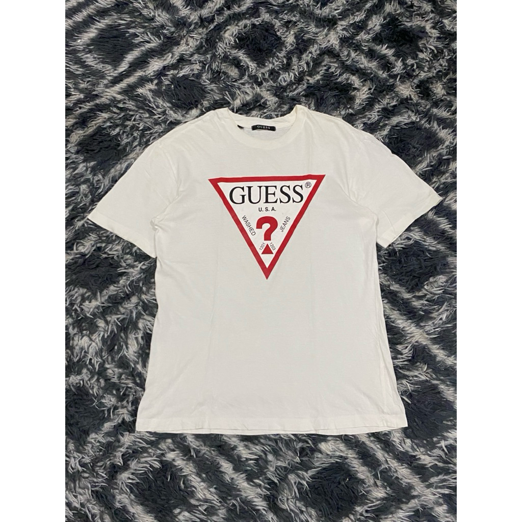 tshirt guess triangle logo white