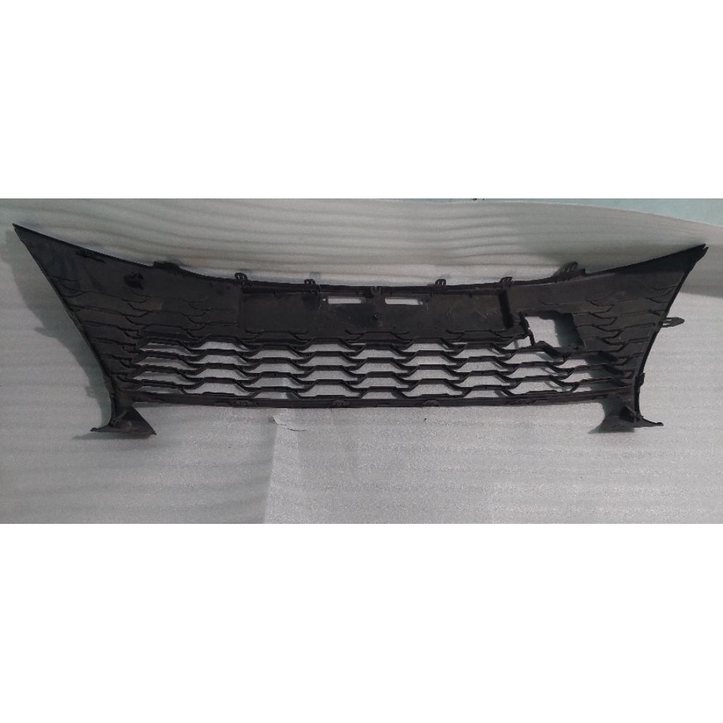 grill bemper depan toyota yaris 2017 ORI