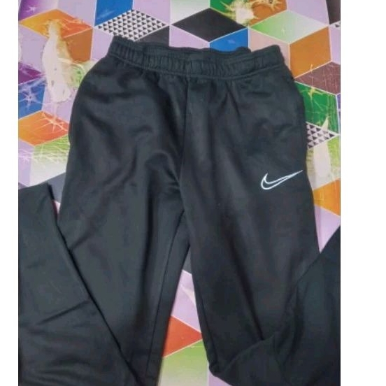 celana training nike 100persen original