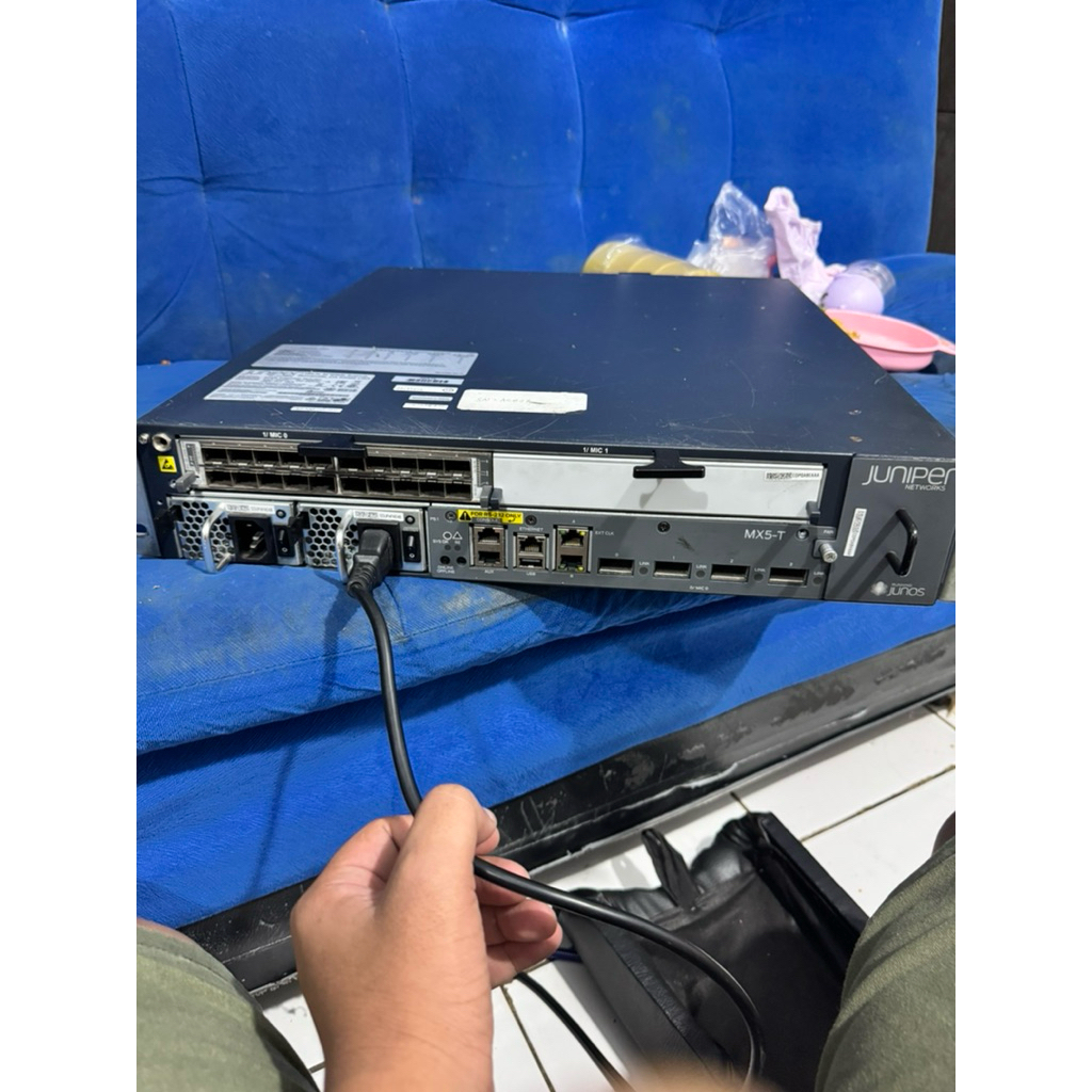 Juniper MX5 Interner Router BGP Peering