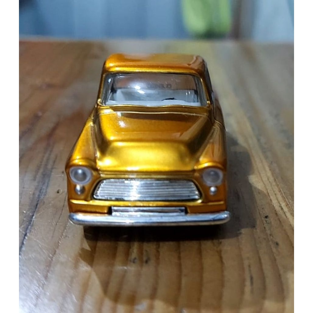 JADA TOYS CHEVROLET APACHE 1:64 DUB CITY