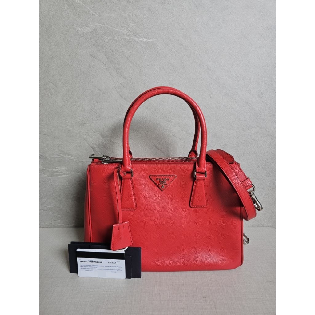 preloved prada saffiano medium