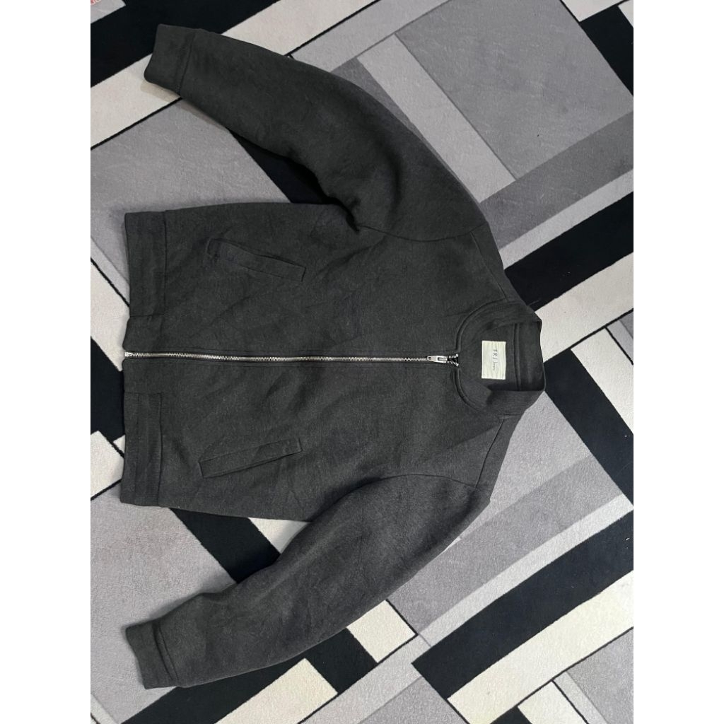 JAKET BOMBER FRJ JEANS – STYLISH & MASKULIN