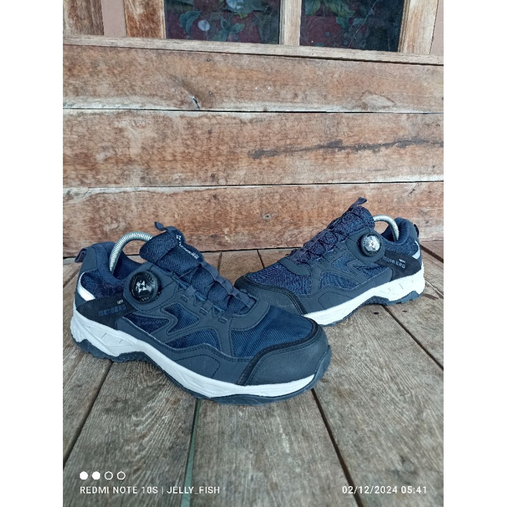 SEPATU OUTDOOR NEPA SIZE 41