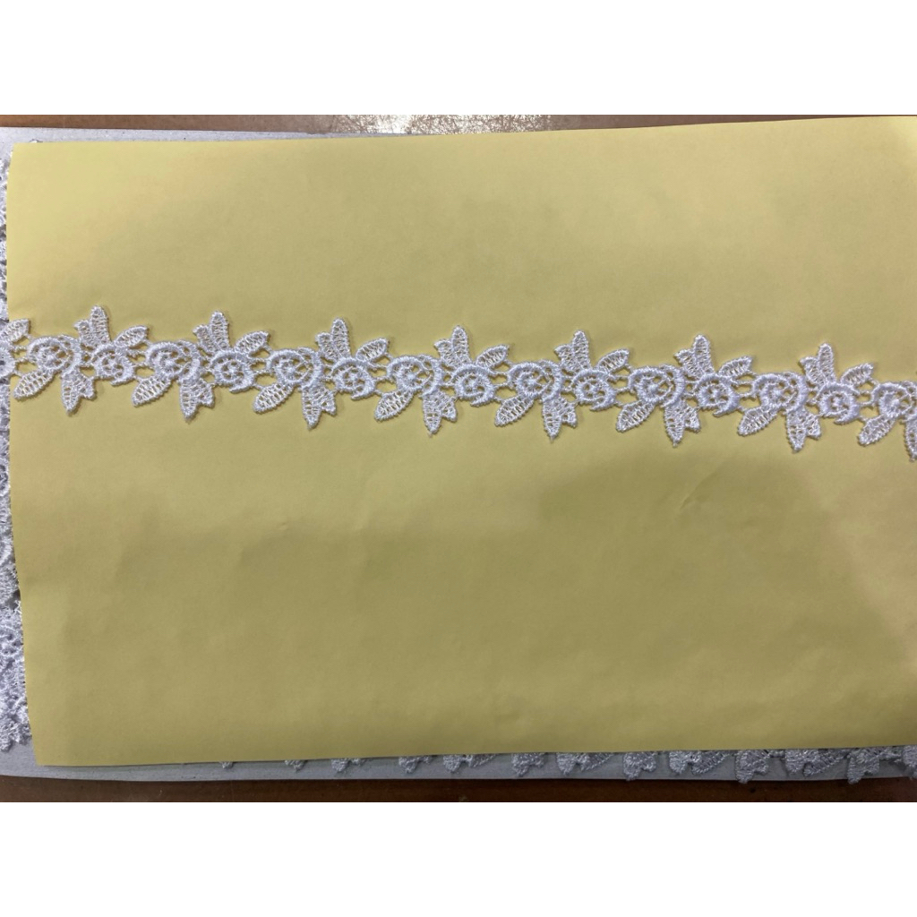Renda Bordir kain mukena giper tengahan kecil (51453) - 15 yds