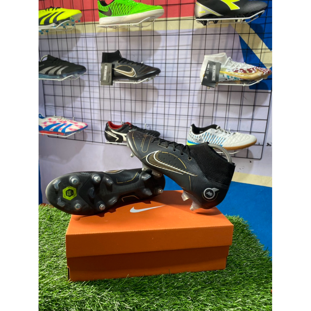 Sepatu Bola Mercurial Superfly 8 SG-PRO