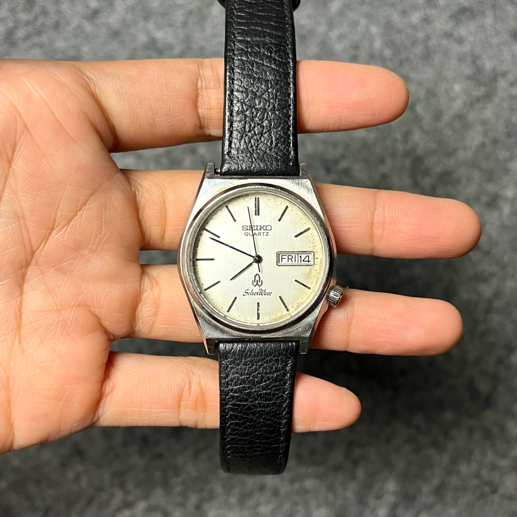 Jam tangan seiko quartz second original