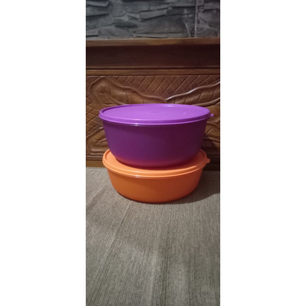 jumbo bowl Tupperware