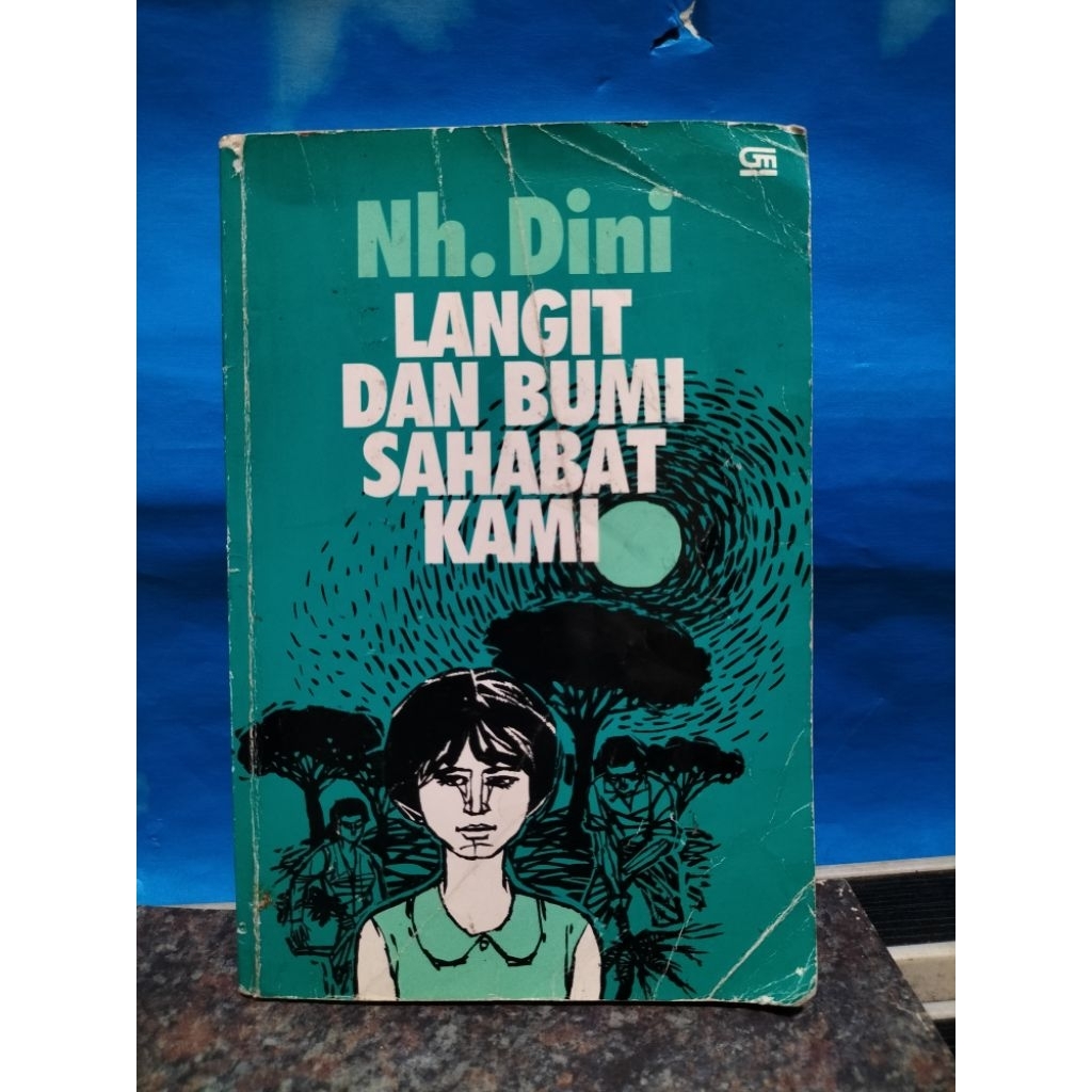 BUKU BEKAS LANGIT DAN BUMI SAHABAT KAMI OLEH NH. DINI
