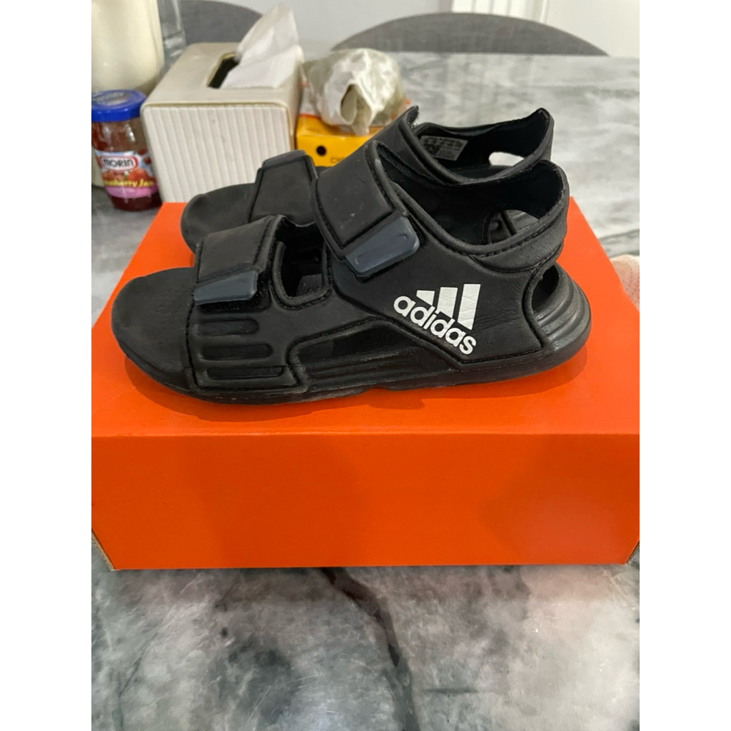 Preloved Sandal Adidas