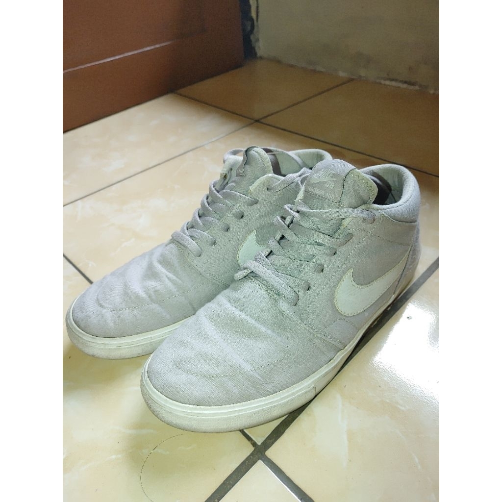 Sepatu N IK-E SB Portmore MID Grey