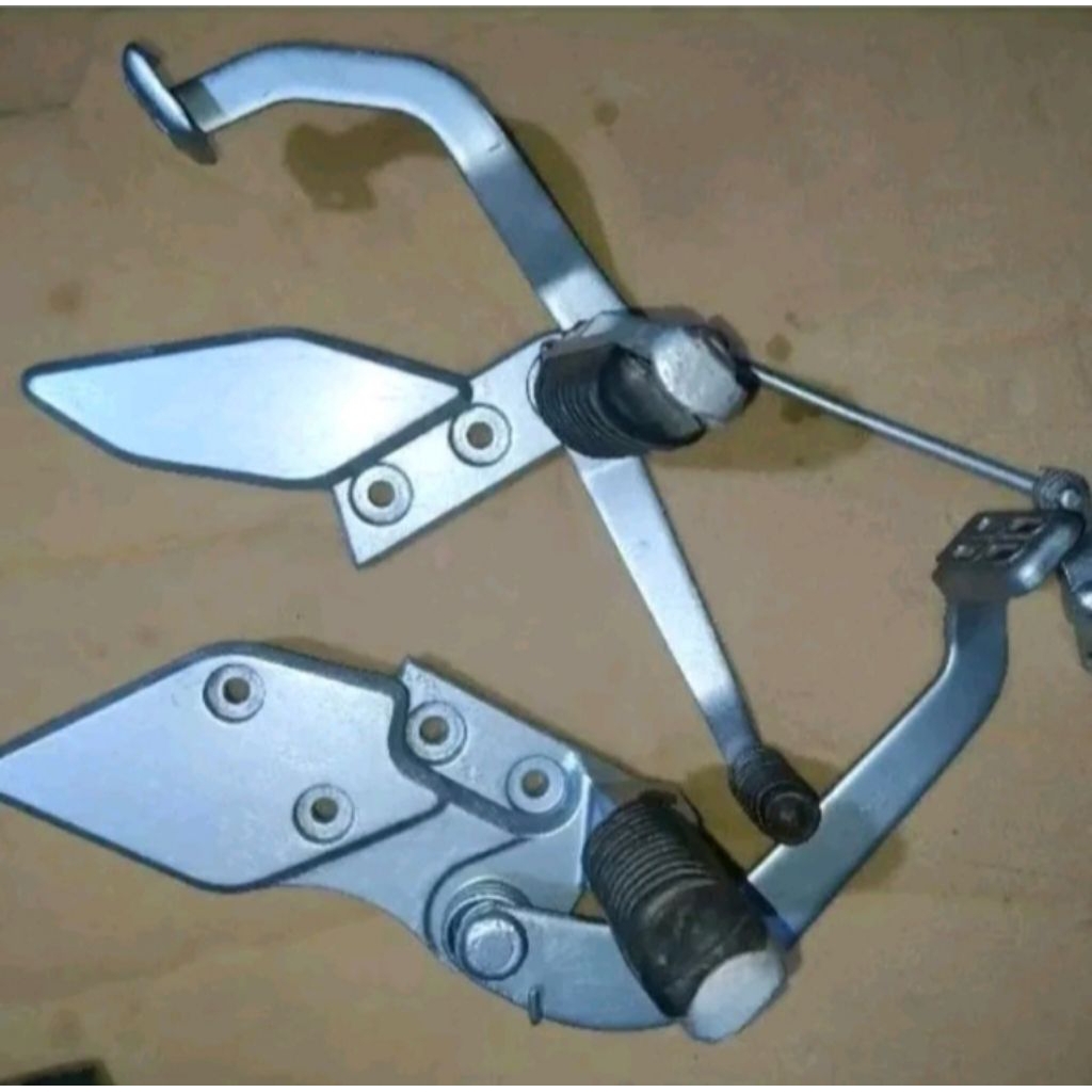 FOOTSTEP POSTEP DEPAN YAMAHA VIXION NEW NVL COPOTAN ORIGINAL