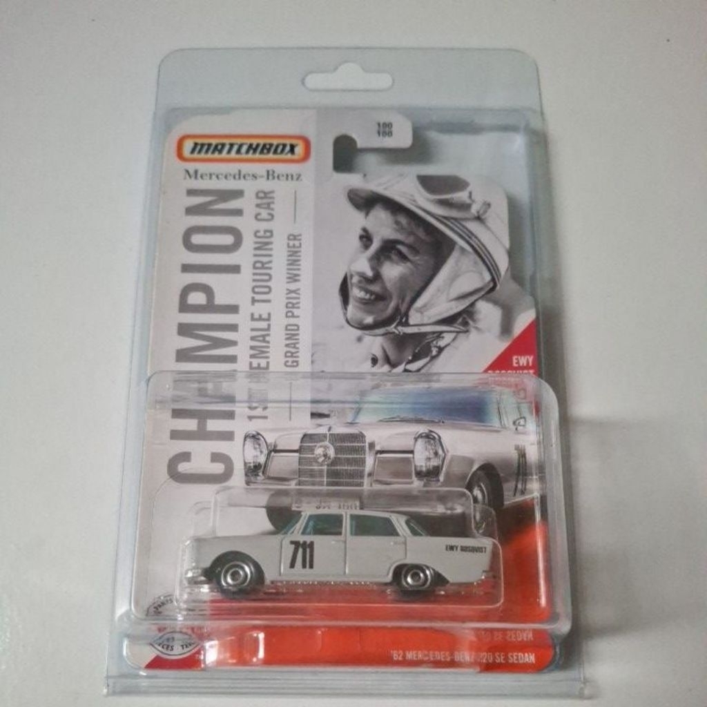 Matchbox Champion 62 Mercedes-Benz 220 SE Sedan