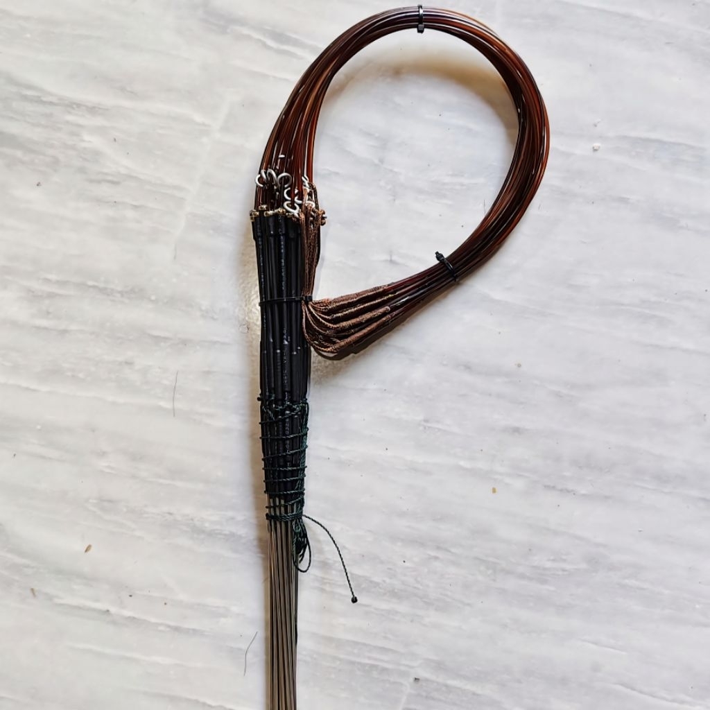 Jerat tarung ayam hutan senar warna coklat 1ikat isi 25 tiang 25 mata racik model tancap