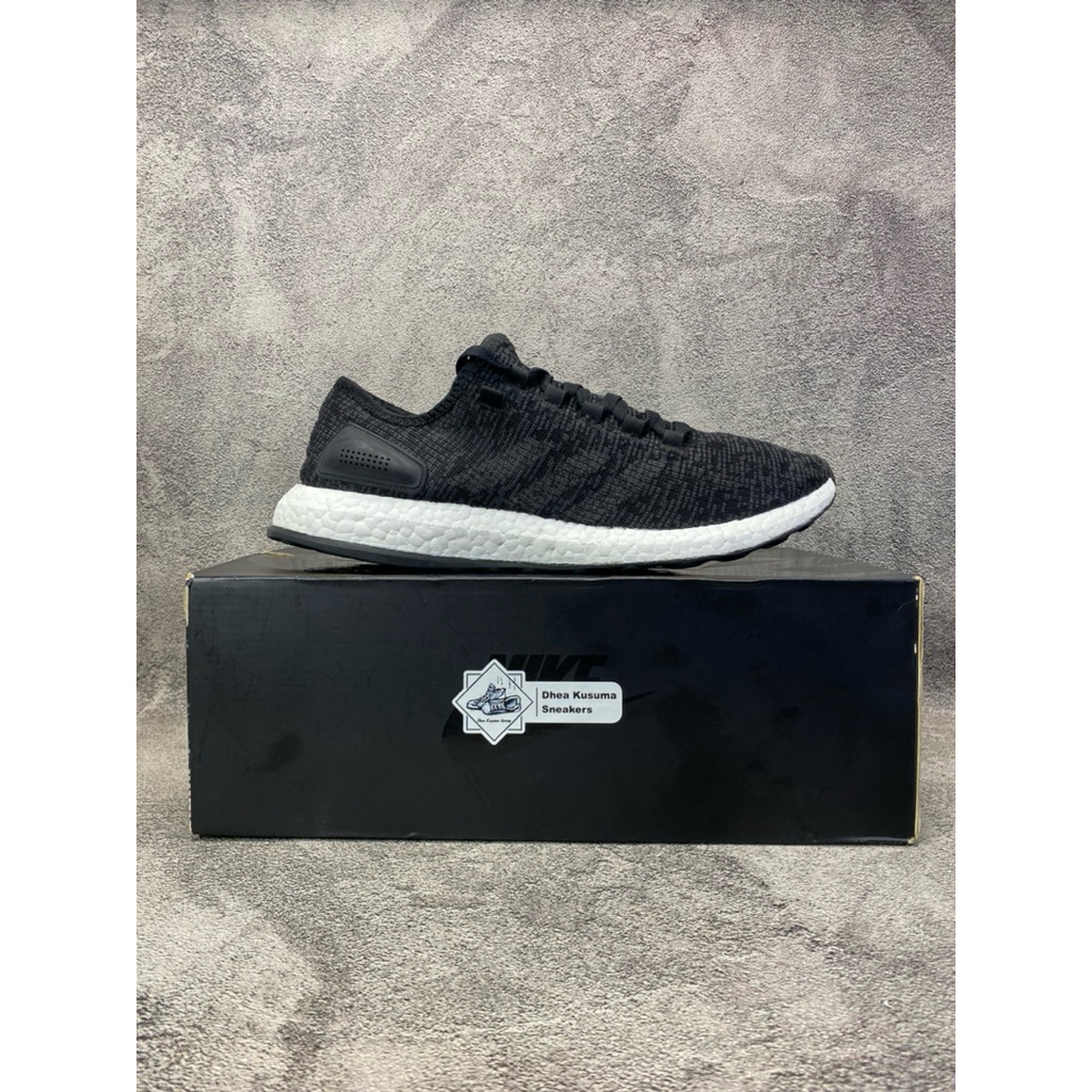 Sepatu Second Adidas PureBoost Core black White   Size 44 2/3  Original Guarantee 100%
