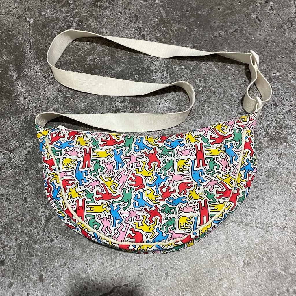 uniqlo x keith haring sling bag