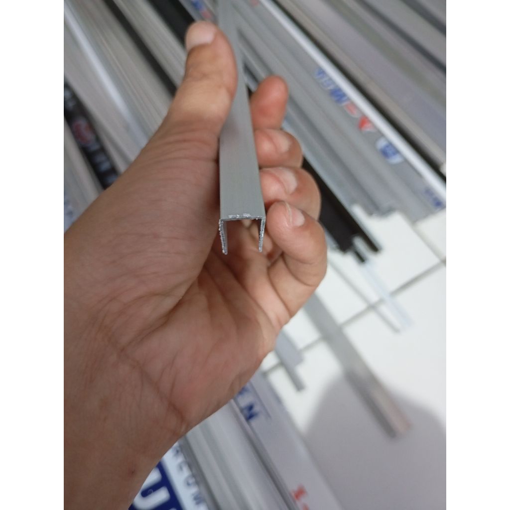 Lis U aluminium 11x11mm cocok buat kaca ketebalan 10mm