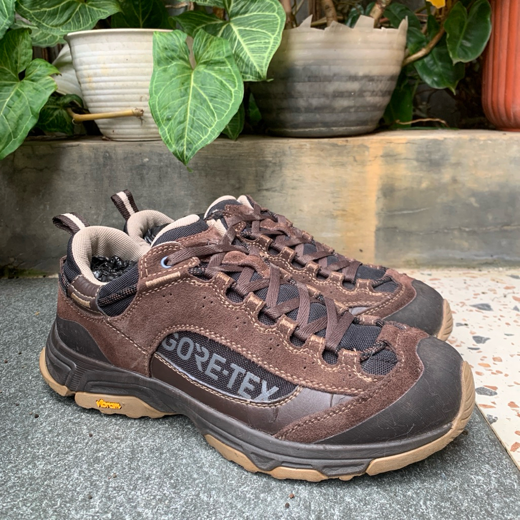 Sepatu Outdoor Kolonsport Goretex Vibram size 41 insole 26