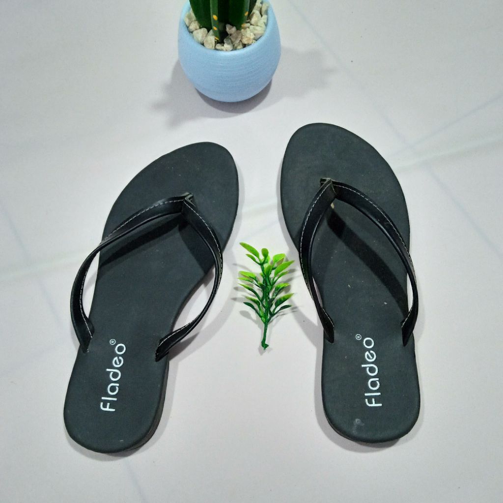Beli 1 Gratis 1  Sandal Fladeo Wanita Terbaru Sendal Cewek Karet Jepit Perempuan KIRANA
