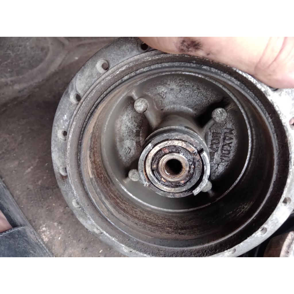 tromol depan suzuki a100