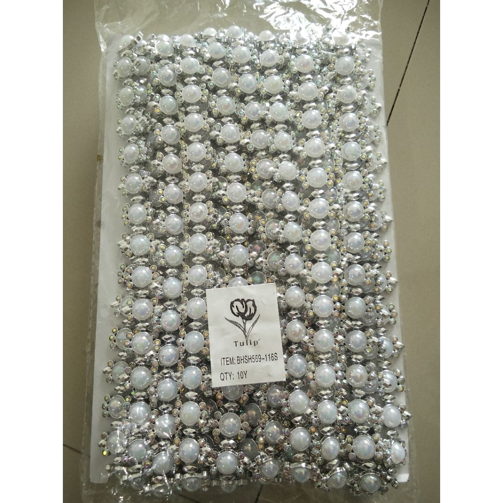 Payet meteran renda mutiara