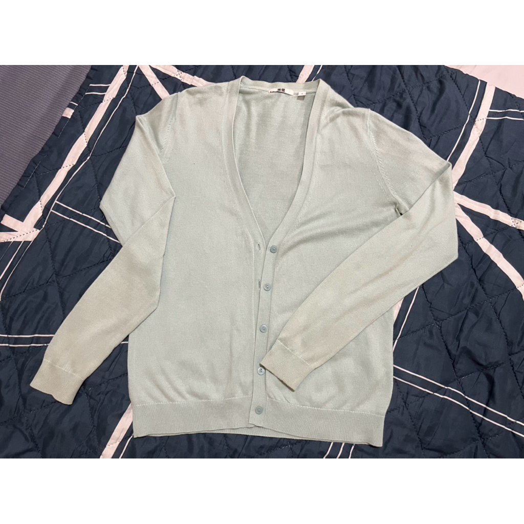 Cardigan Uniqlo sage