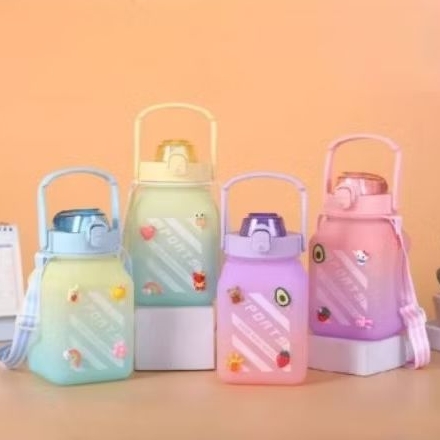 PROMO BOTOL AIR MINUM ANAK VIRAL | UKURAN 1,5 LITER DILENGKAPI TALI SEDOTAN + STIKER | TEBAL KARAKTE