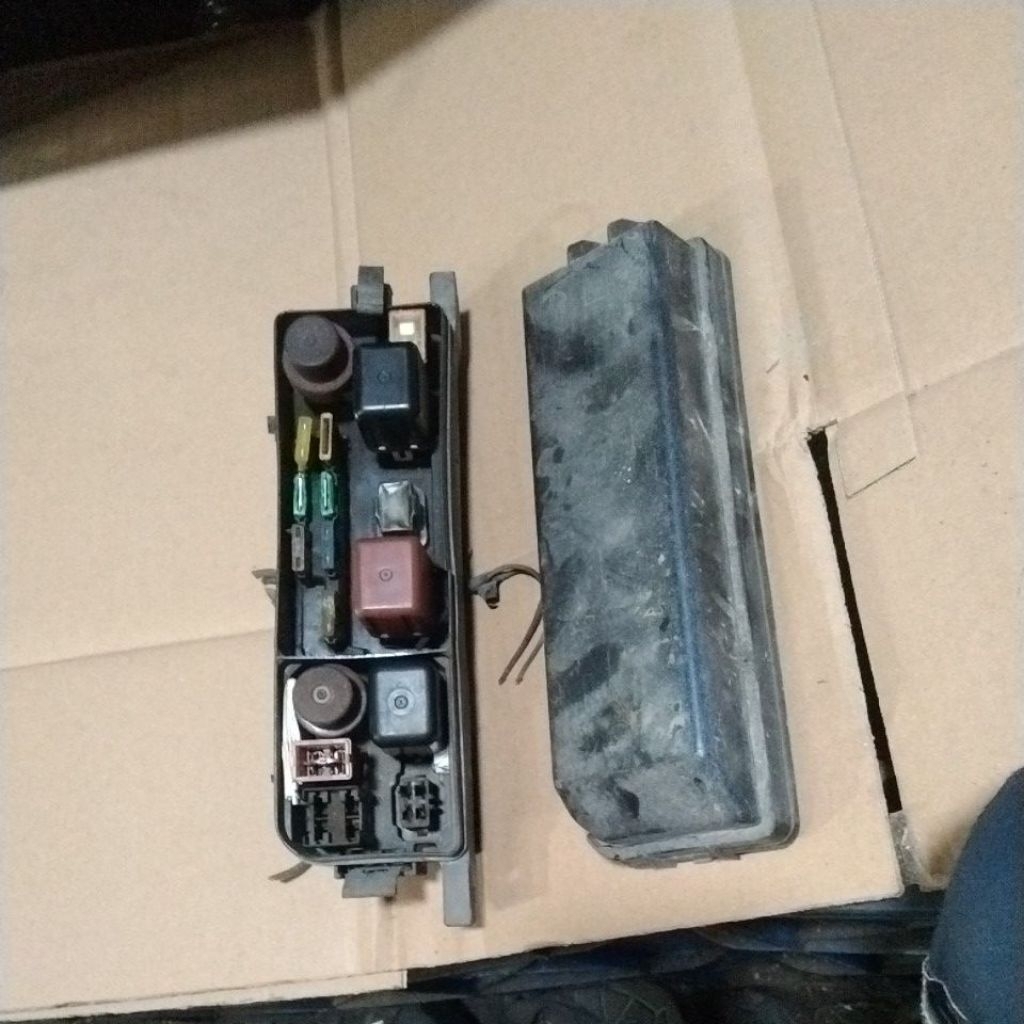 BOX SKRING SEKRING TOYOTA CORONA EX SALON TWINCAM ST 171 CC 1.6