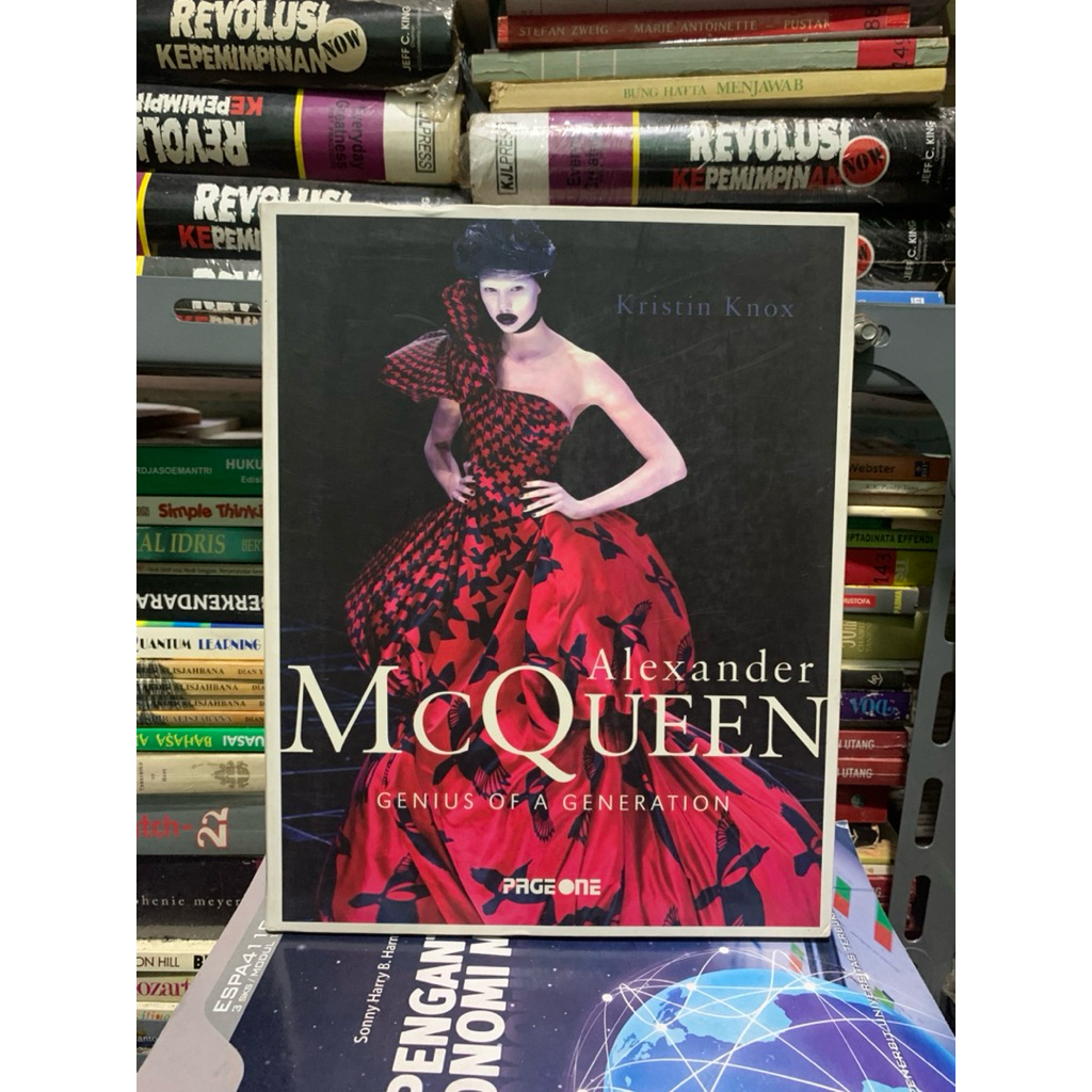 Alexander McQueen genius a generation ORIGINAL