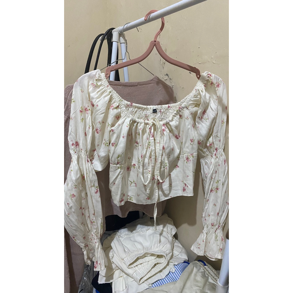 atasan off shoulder