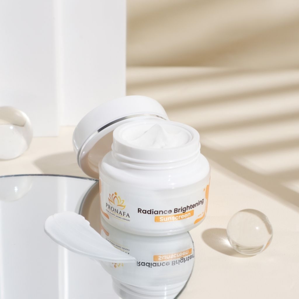Radiance brightening sunscreen pronafa skincare day cream dan tabir surya perlindungan kukit wajah d