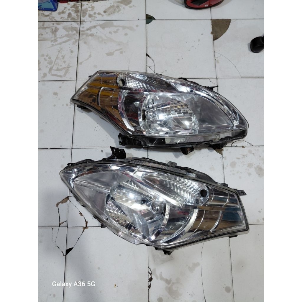 Headlamp lampu depan Suzuki Ertiga Original