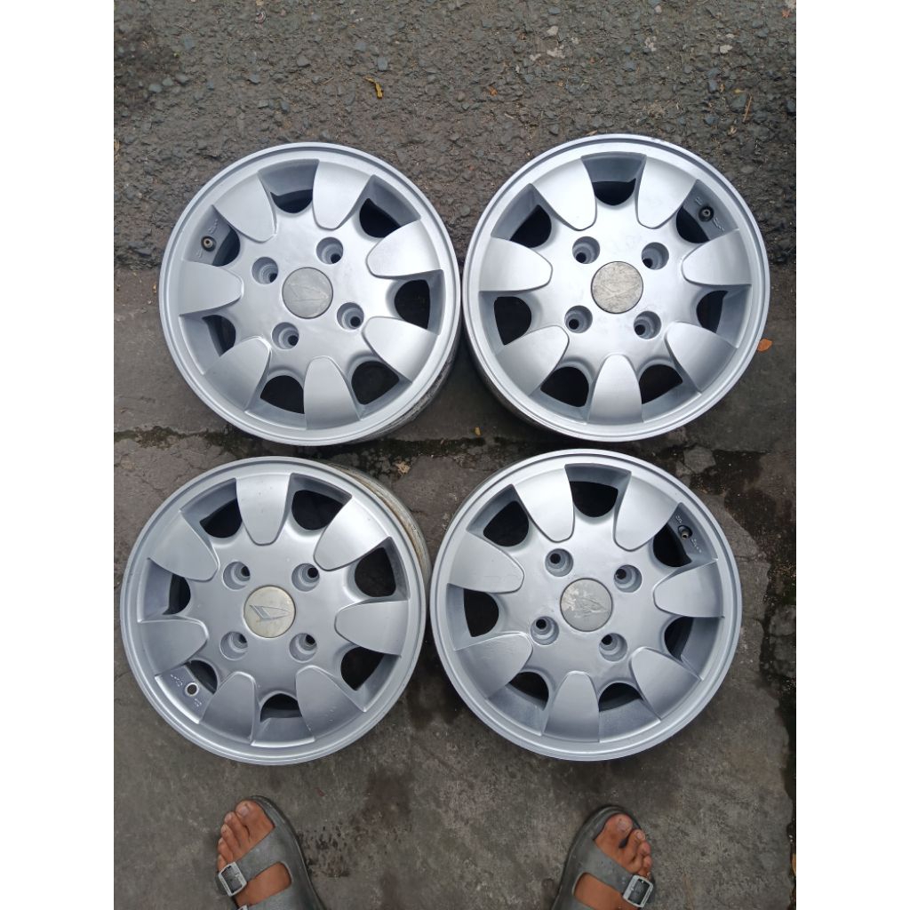 Velg Mobil OEM Daihatsu Xenia 1.0 Li R13 Pcd 4x114 Carry Avanza T120